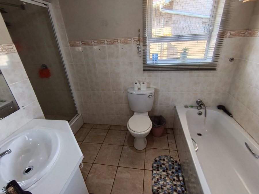 3 Bedroom Property for Sale in Noorsekloof Eastern Cape